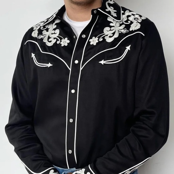 WESTERN STYLE BUTTON DOWN. - Picture 1 of 3